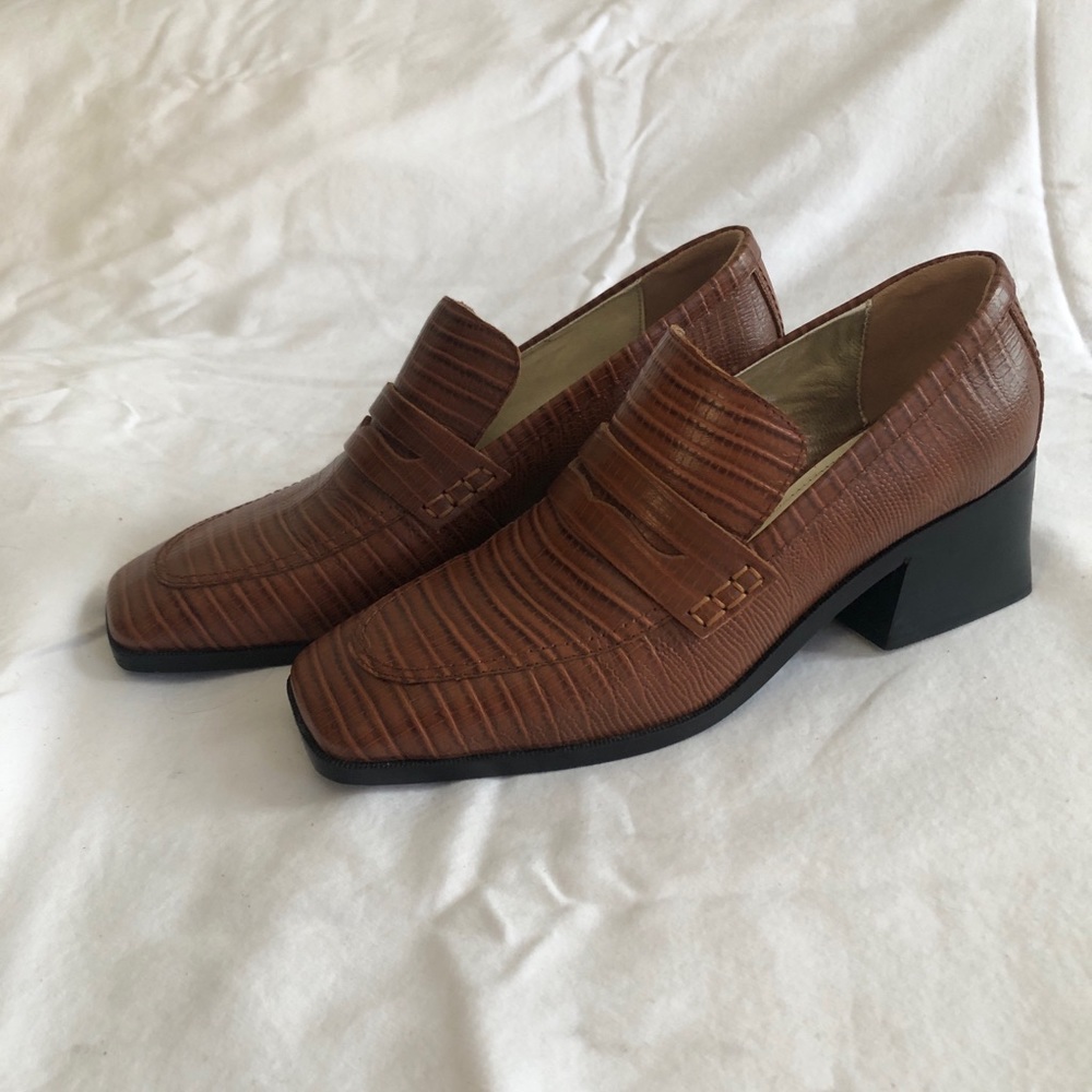 Suzanne Rae square-toe loafers in crocodile effect